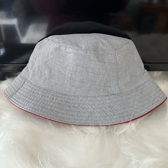 Reversible bucket hat - Picture 7 of 8